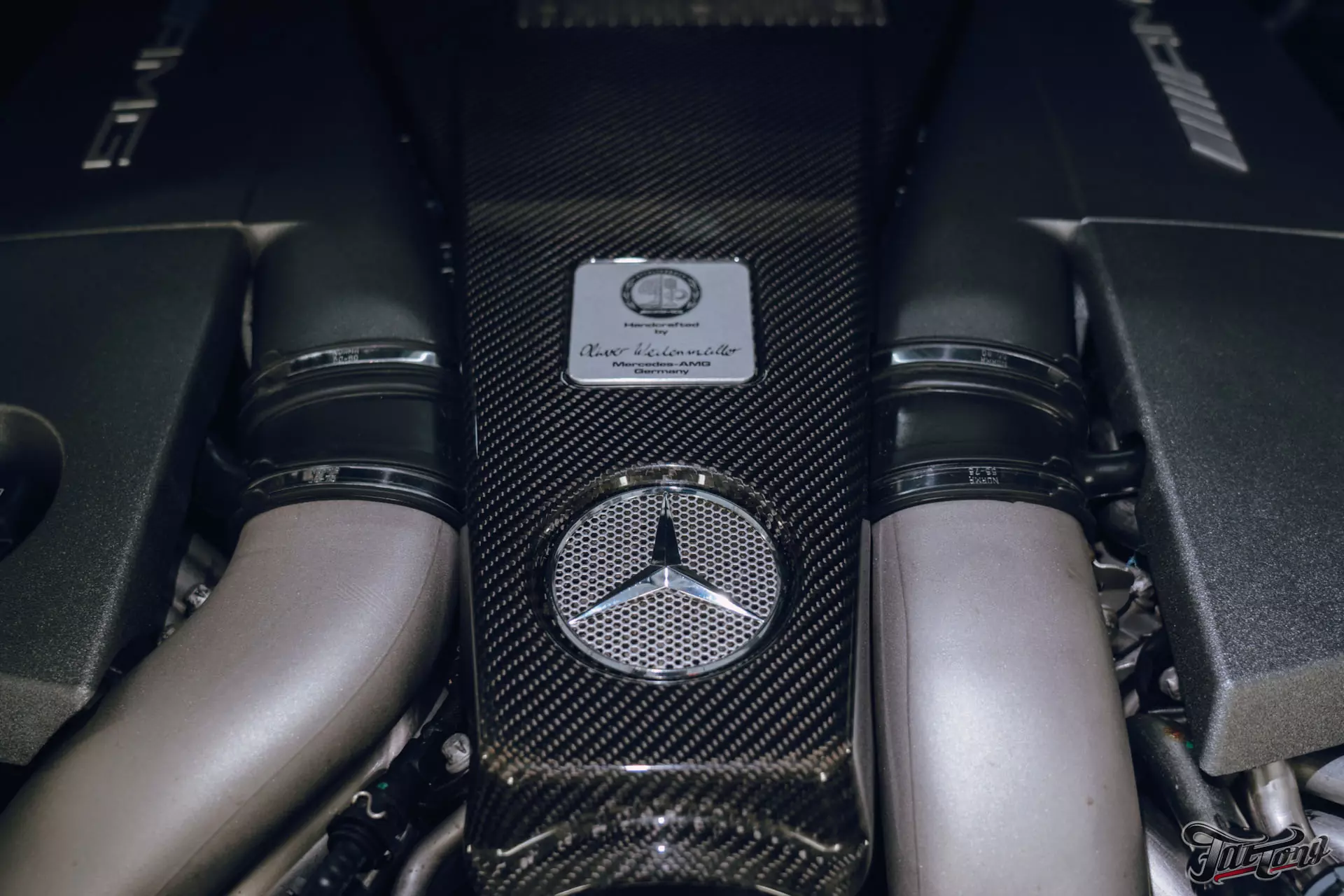 Mercedes ML 63 AMG. Полировка кузова+керамика. Антидождь. Мойка подкапотного пространства. Уборка салона. Выставление зазоров